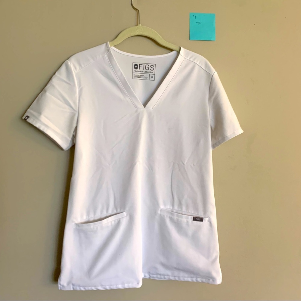 Figs limited white Casma Three-Pocket Scrub Top